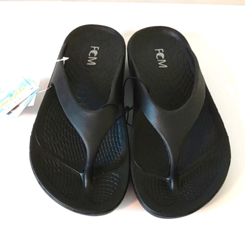 ISLAND SURF BLACK REBOUND UNISEX SANDALS SIZE LADIES 6 MENS 4 NWT